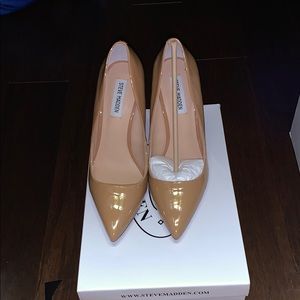 Steve Madden Daisie Camel heel